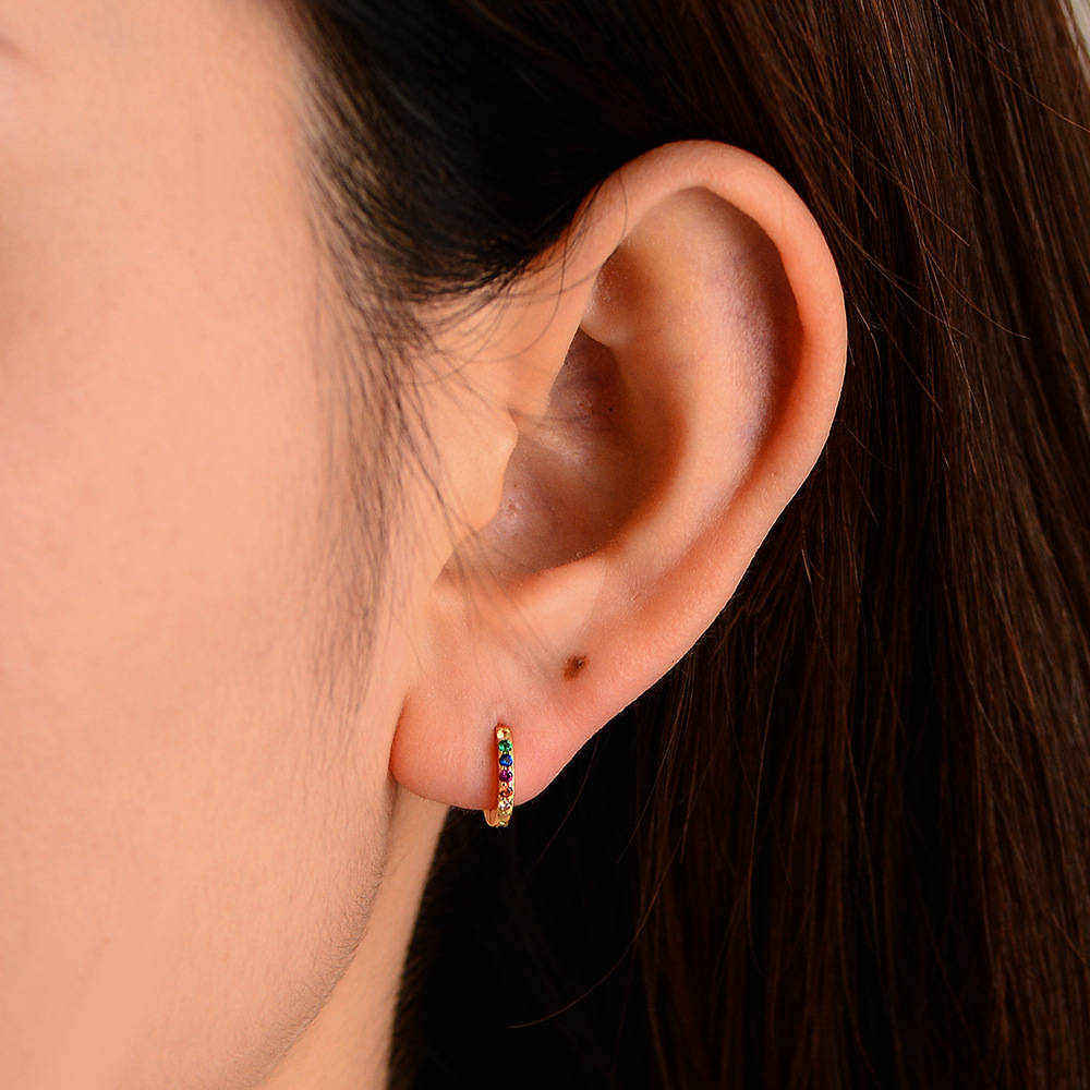 European and American style S925 sterling silver round micro-painted colored zircon earrings for women, niche and affordable luxury hoop earrings.