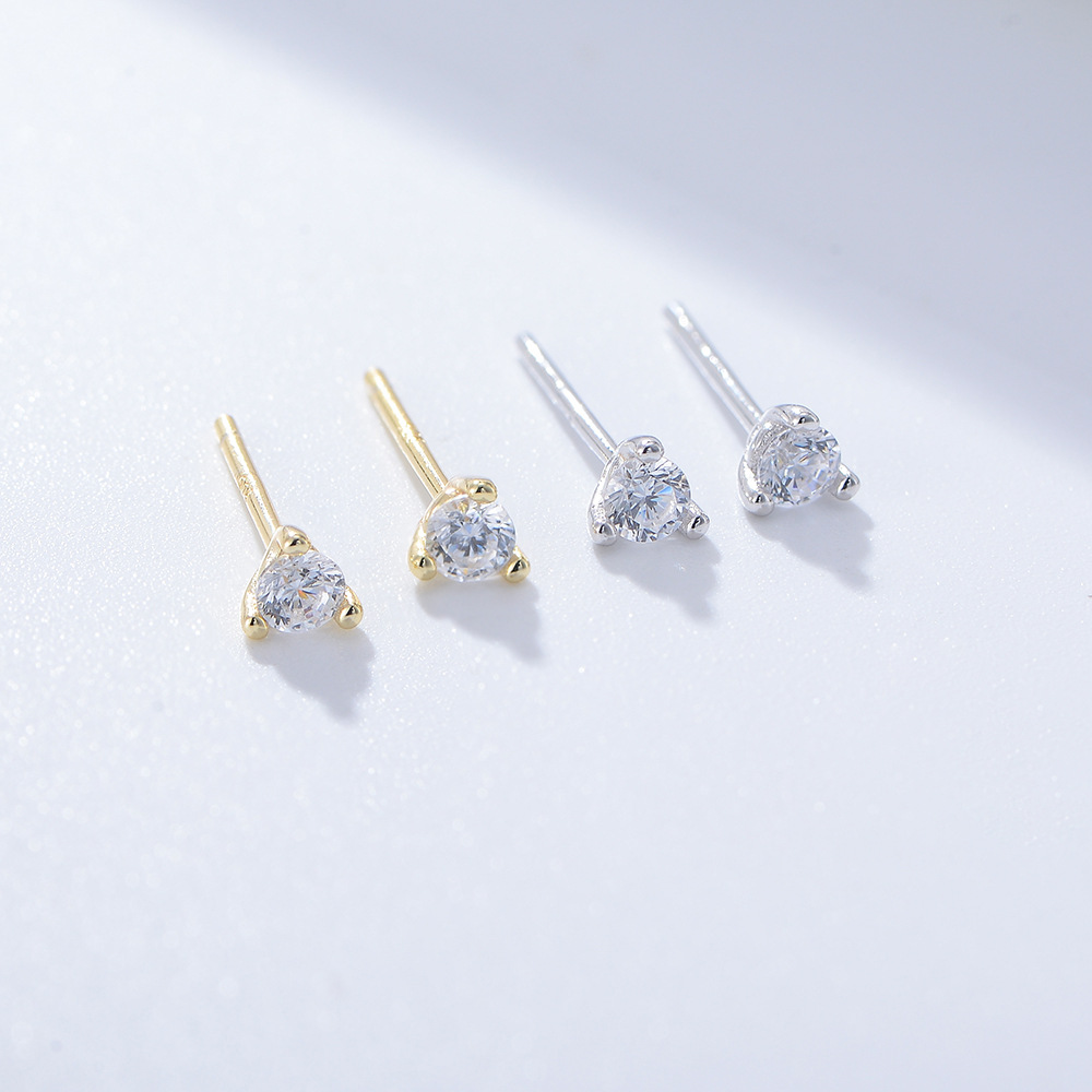 S925 Sterling Silver Three-Prong Round Zirconia Stud Earrings for Women, Fashionable, Simple, Mini Earrings, Elegant Wholesale Earrings, Small Jewelry