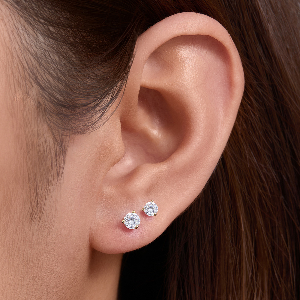 S925 Sterling Silver Three-Prong Round Zirconia Stud Earrings for Women, Fashionable, Simple, Mini Earrings, Elegant Wholesale Earrings, Small Jewelry