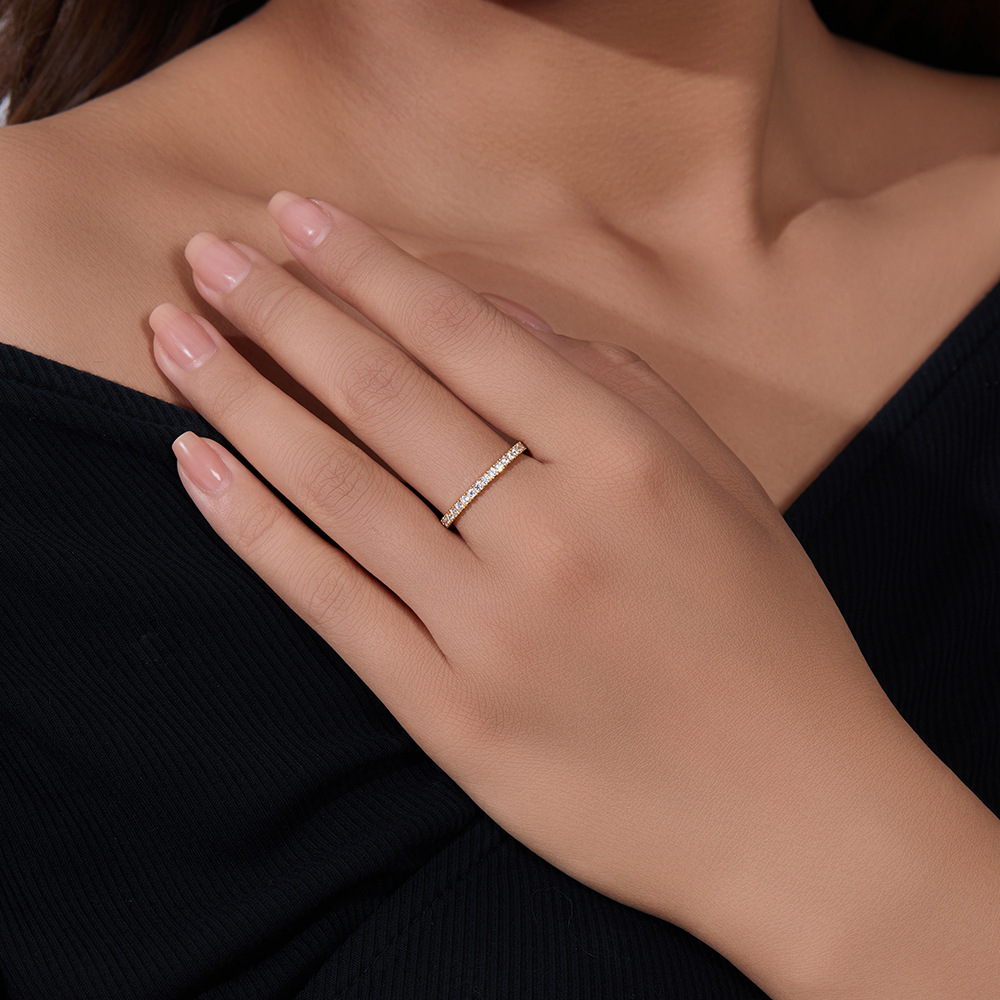 Micro-paved zircon and full diamond ring, sterling silver, fashionable and simple, European and American style, versatile, stackable, jewelry.