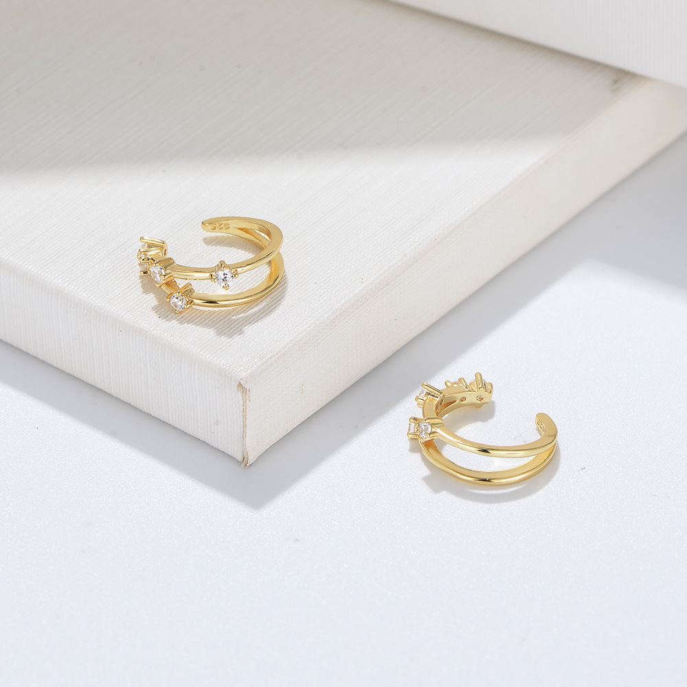 S925 Sterling Silver Geometric Micro-painted Zirconia Clip-on Earrings, Minimalist Style, Individualistic, Simple, and Luxurious Cartilage Clip Earrings