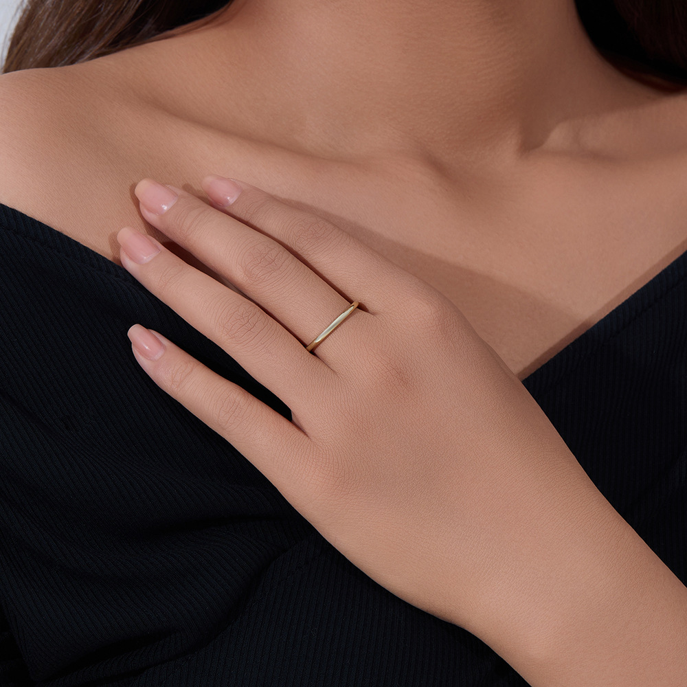 Plain sterling silver ring for women, plated with 14K gold, Korean style, minimalist, understated luxury, thin pinky ring, smooth index finger ring.