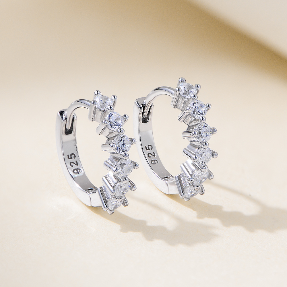 European and American style, ins-style, export-oriented, C-shaped, diamond-encrusted, zircon-embellished, unique and fashionable S925 sterling silver earrings.