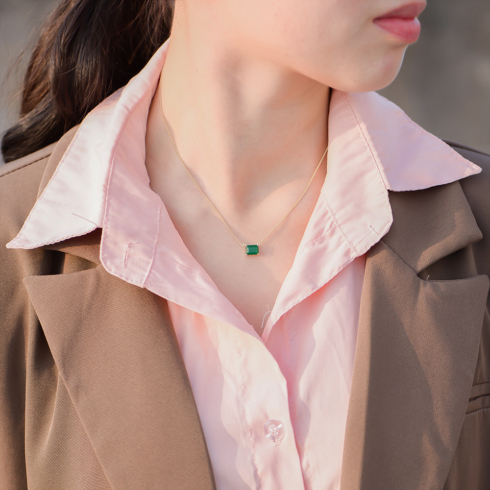 S925 Sterling Silver Square Emerald Gemstone Necklace for Women, Niche Design, Light Luxury, Simple, Single Diamond Clavicle Chain