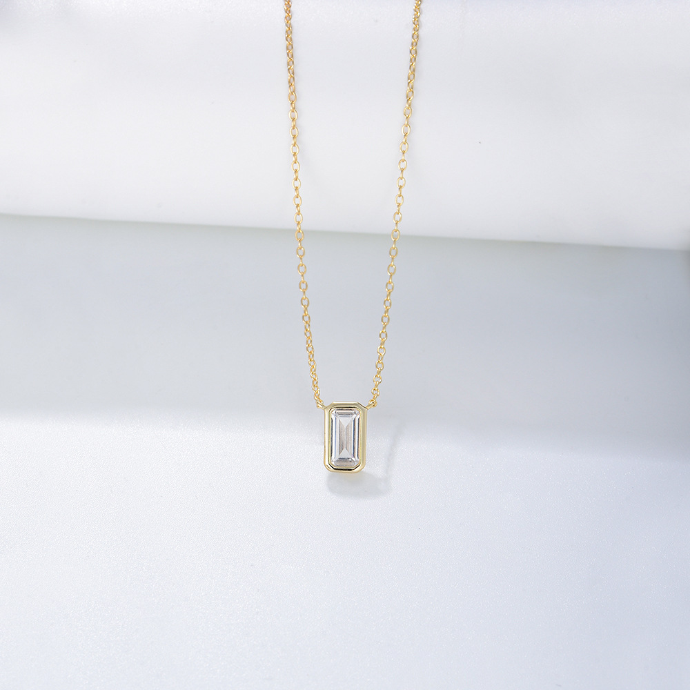 S925 sterling silver geometric square zircon pendant necklace for women, high-end, understated luxury, European and American style, simple and versatile clavicle chain.