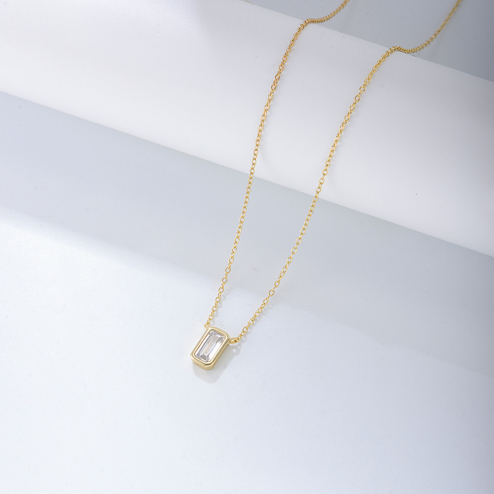 S925 sterling silver geometric square zircon pendant necklace for women, high-end, understated luxury, European and American style, simple and versatile clavicle chain.
