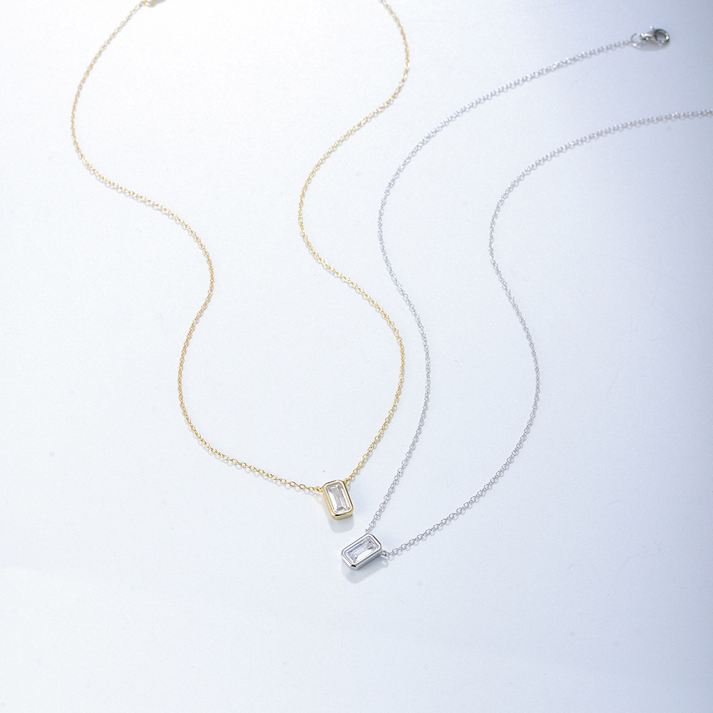 S925 sterling silver geometric square zircon pendant necklace for women, high-end, understated luxury, European and American style, simple and versatile clavicle chain.
