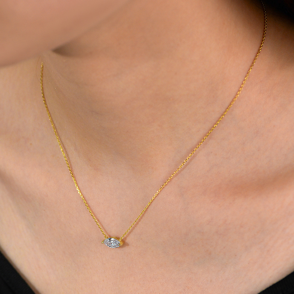 New European and American fashion bestseller: S925 sterling silver marquise zircon pendant necklace for women, trendy and simple clavicle chain.