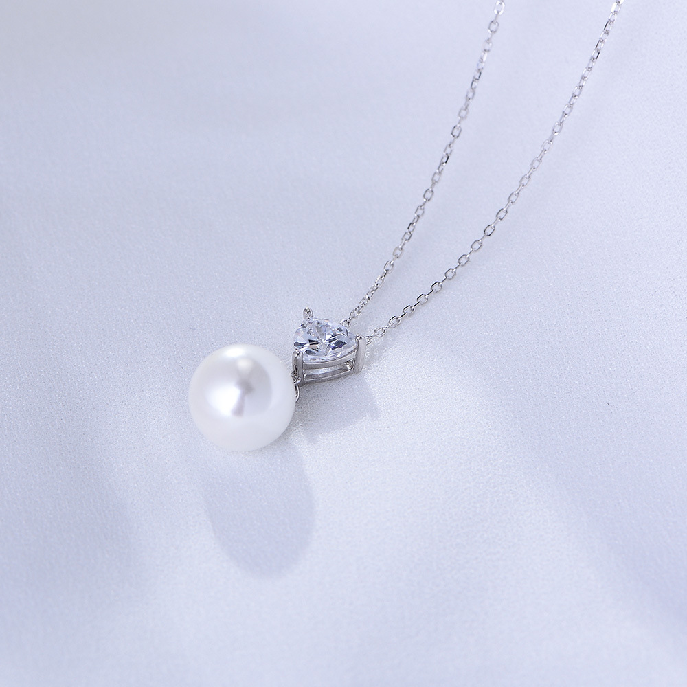 S925 Sterling Silver Heart-Shaped Zircon Pearl Necklace for Women - Versatile, Simple, Collarbone Chain, Silver Jewelry - Niche Design, Light Luxury
