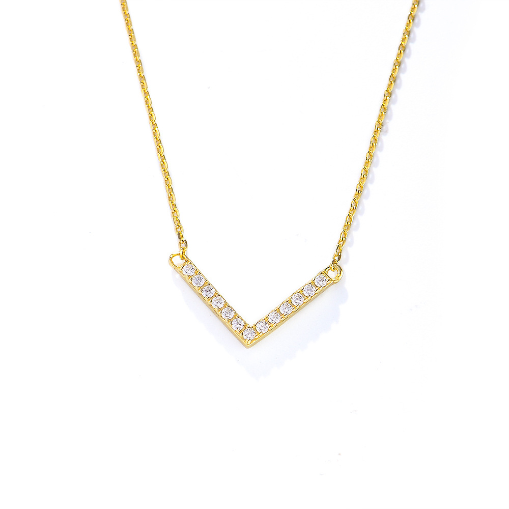 European and American style 925 sterling silver V-shaped necklace for women, niche design, simple and versatile, three-dimensional full diamond pendant, clavicle chain.
