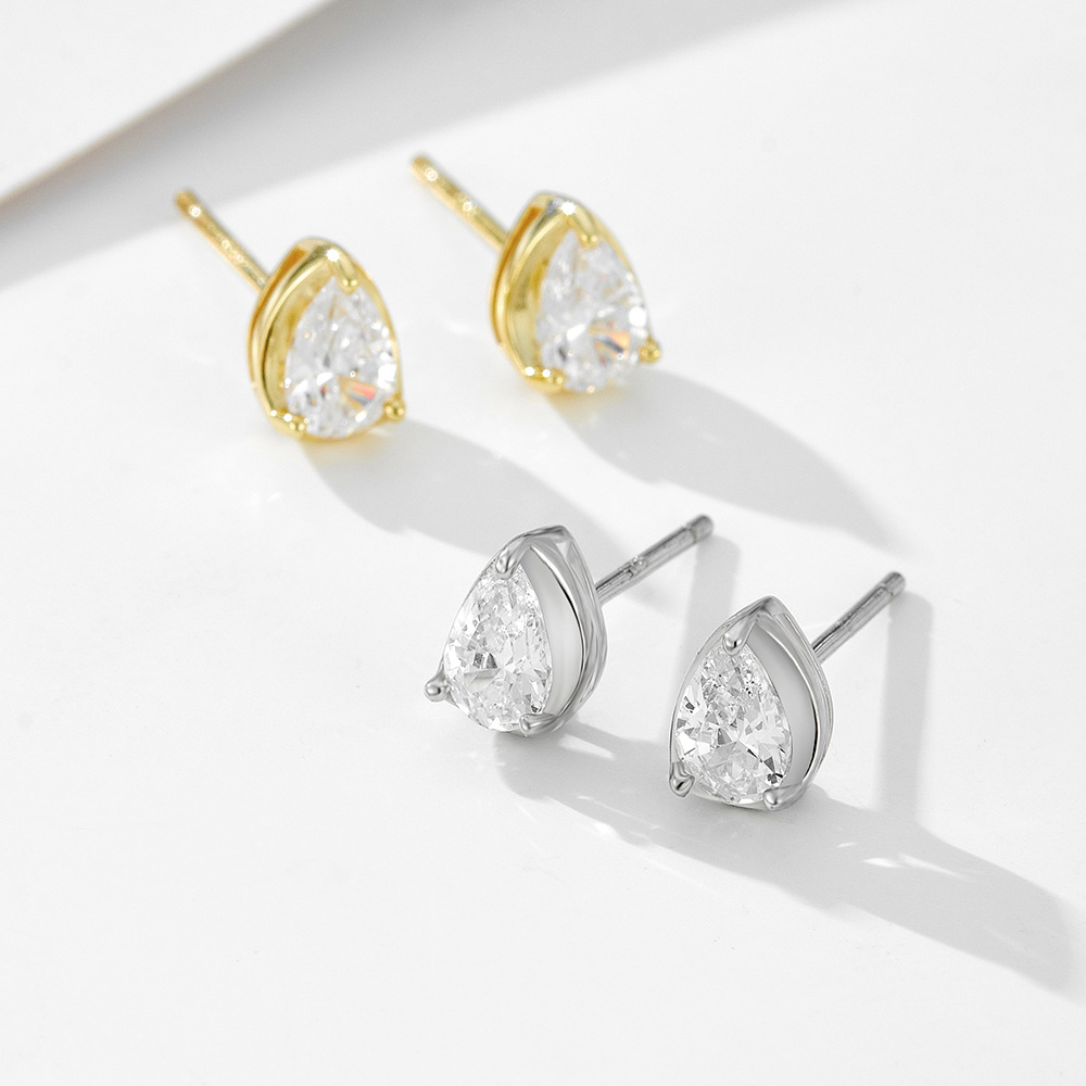 Exclusively for European and American style, new teardrop zircon stud earrings, 925 sterling silver, luxurious and versatile earrings.