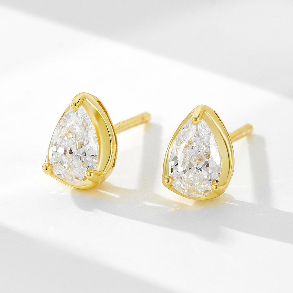 Exclusively for European and American style, new teardrop zircon stud earrings, 925 sterling silver, luxurious and versatile earrings.