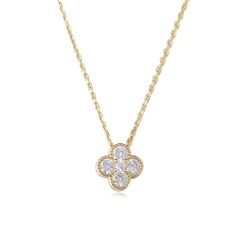 S925 Sterling Silver Diamond Necklace for Women: A luxurious design with a touch of elegance, featuring a versatile four-leaf clover motif and a fresh, youthful feel.