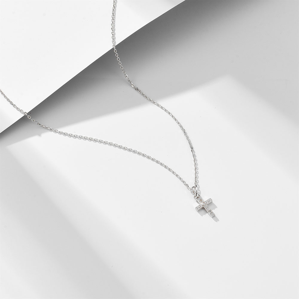 Simple and elegant European and American style diamond-encrusted cross sterling silver necklace for women, niche design, high-end clavicle chain/necklace