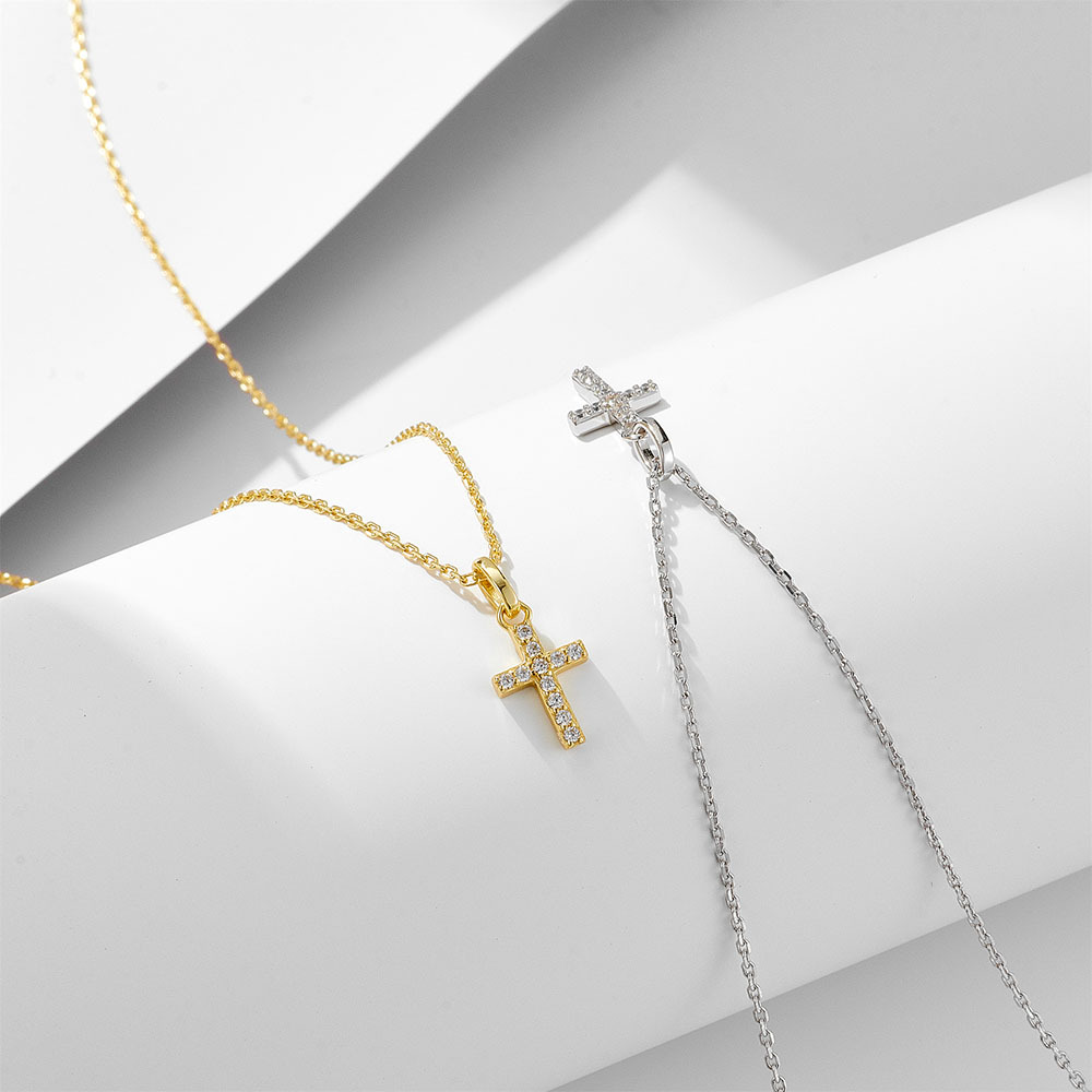 Simple and elegant European and American style diamond-encrusted cross sterling silver necklace for women, niche design, high-end clavicle chain/necklace