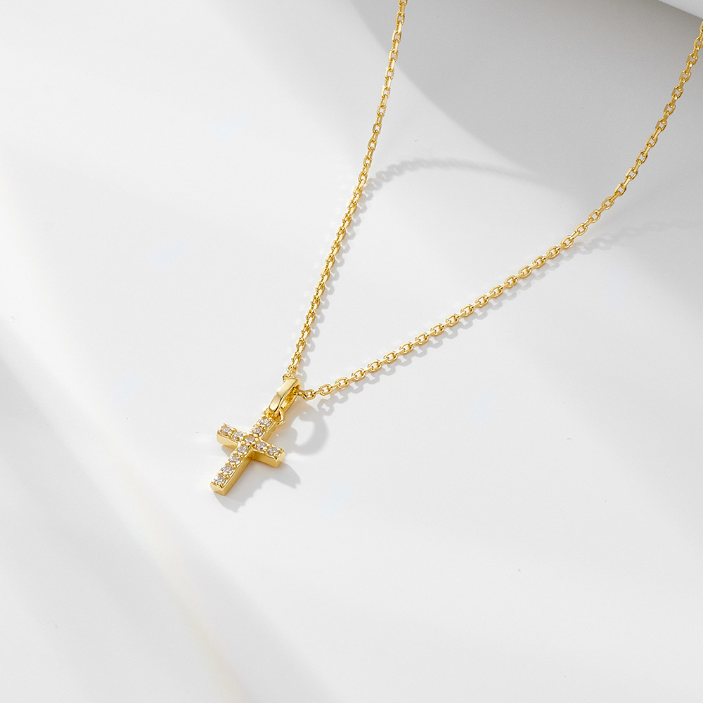 Simple and elegant European and American style diamond-encrusted cross sterling silver necklace for women, niche design, high-end clavicle chain/necklace