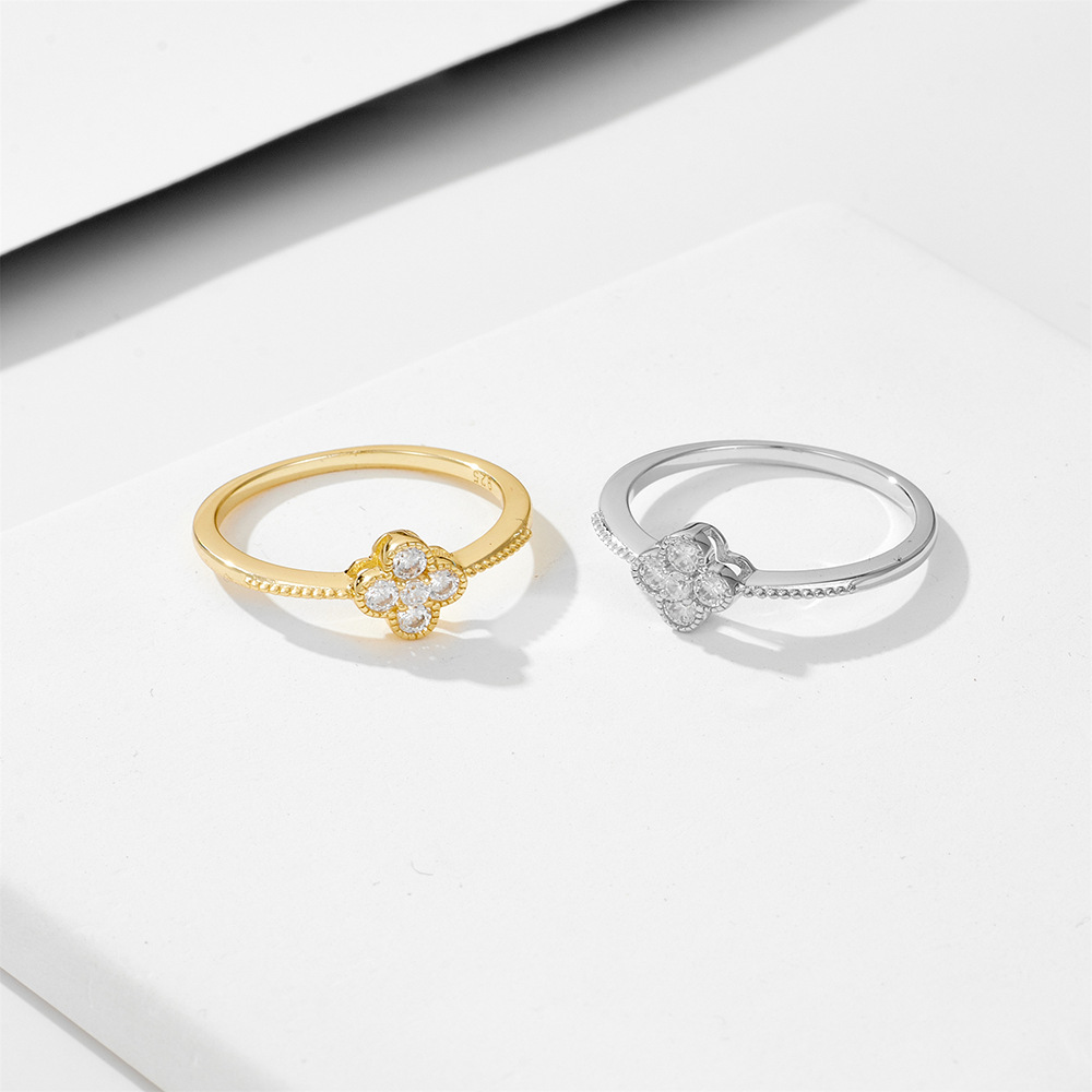 S925 sterling silver diamond-encrusted four-leaf clover ring for women, featuring a sophisticated and elegant design, classic and versatile, with a fresh and delicate feel.