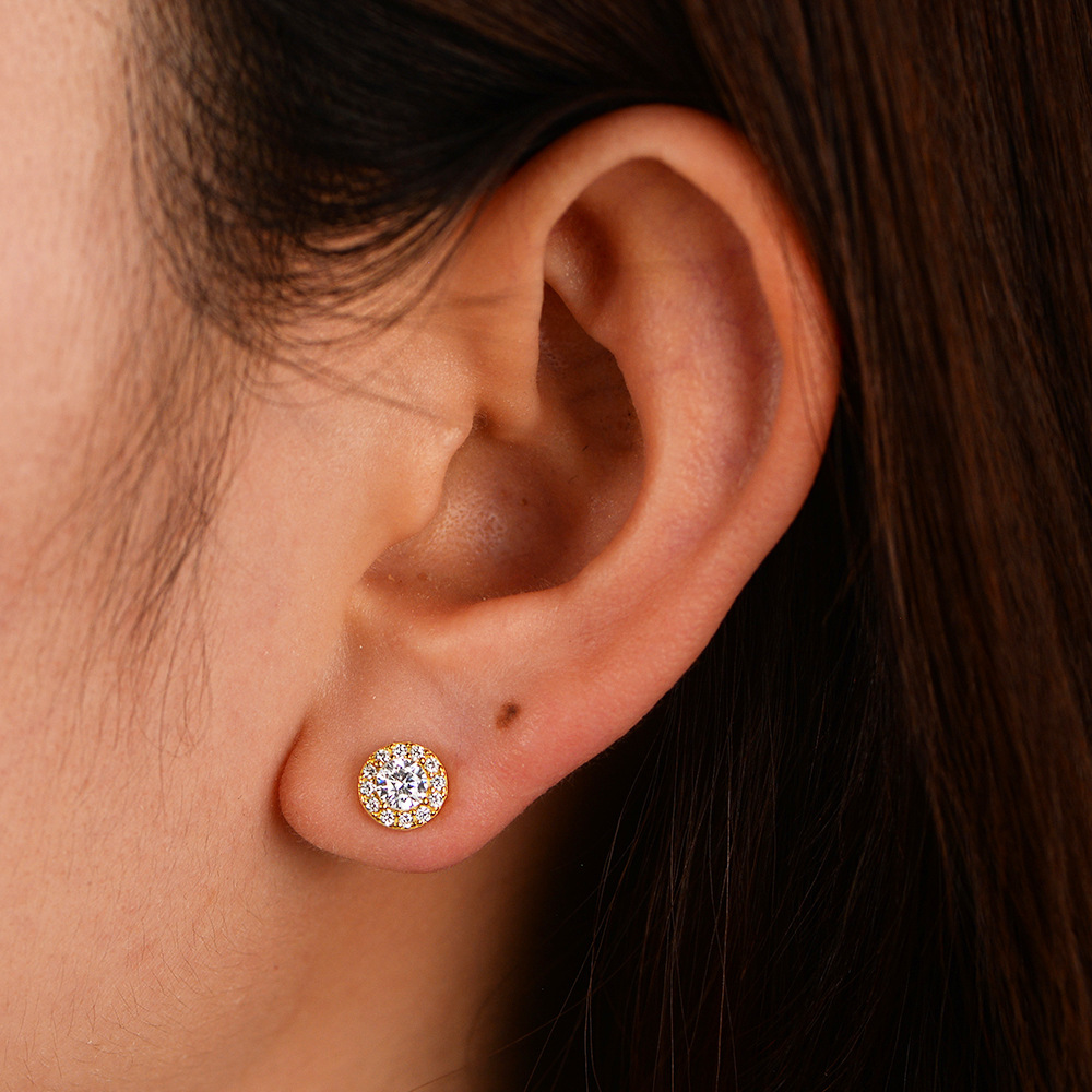 Round, full-diamond zircon sterling silver stud earrings for women, European and American hip-hop style, simple and trendy, high-quality wholesale.