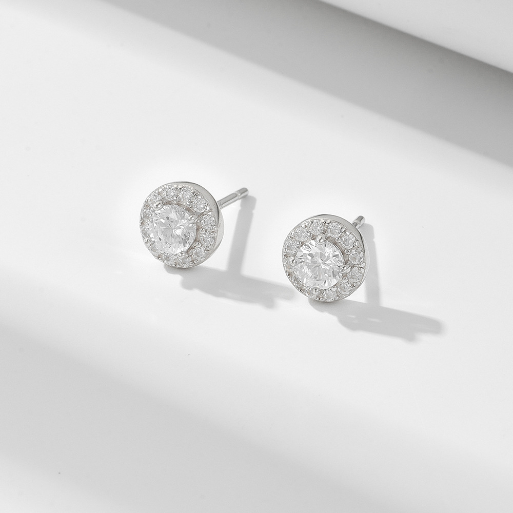 Round, full-diamond zircon sterling silver stud earrings for women, European and American hip-hop style, simple and trendy, high-quality wholesale.