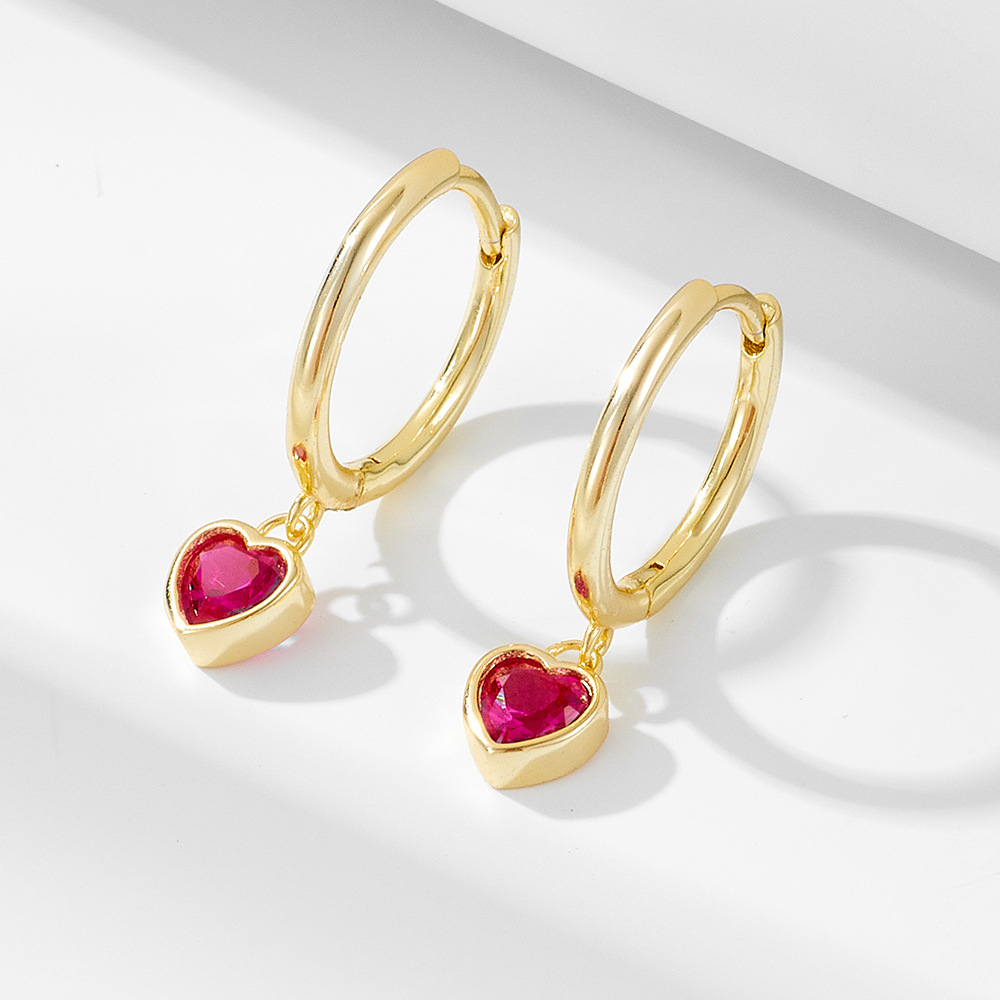 Popular European and American style S925 sterling silver heart-shaped zircon earrings for women, featuring a touch of luxury, individuality, fashion, and elegance.