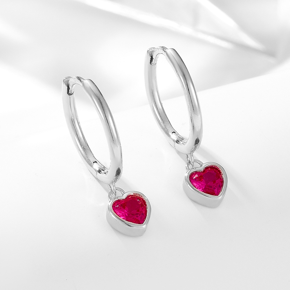 Popular European and American style S925 sterling silver heart-shaped zircon earrings for women, featuring a touch of luxury, individuality, fashion, and elegance.