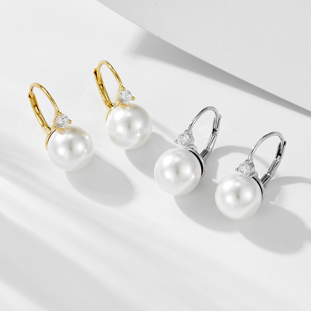 Simple, versatile, classic pearl earrings for women, elegant and sophisticated European and American style, S925 sterling silver pearl earrings wholesale.