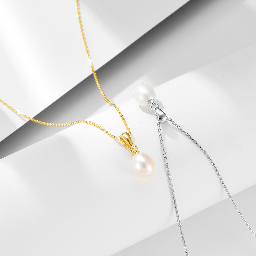 Luxury and sophisticated 925 sterling silver natural freshwater pearl necklace for women, elegant and chic European style, niche jewelry, clavicle chain.