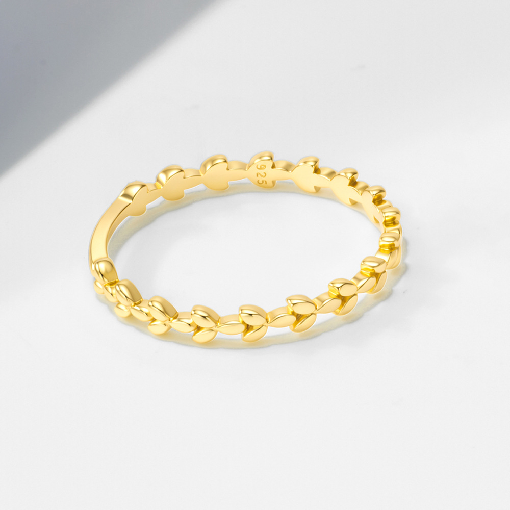 Simple and versatile leaf-shaped ring for women, with a unique and stylish olive branch design, perfect for the European and American fashion scene.