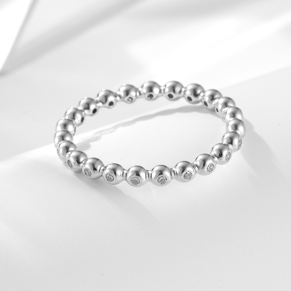 Minimalist, niche, light luxury, high-end small round bead diamond-encrusted sterling silver ring for women, European and American style, minimalist and cool aesthetic.