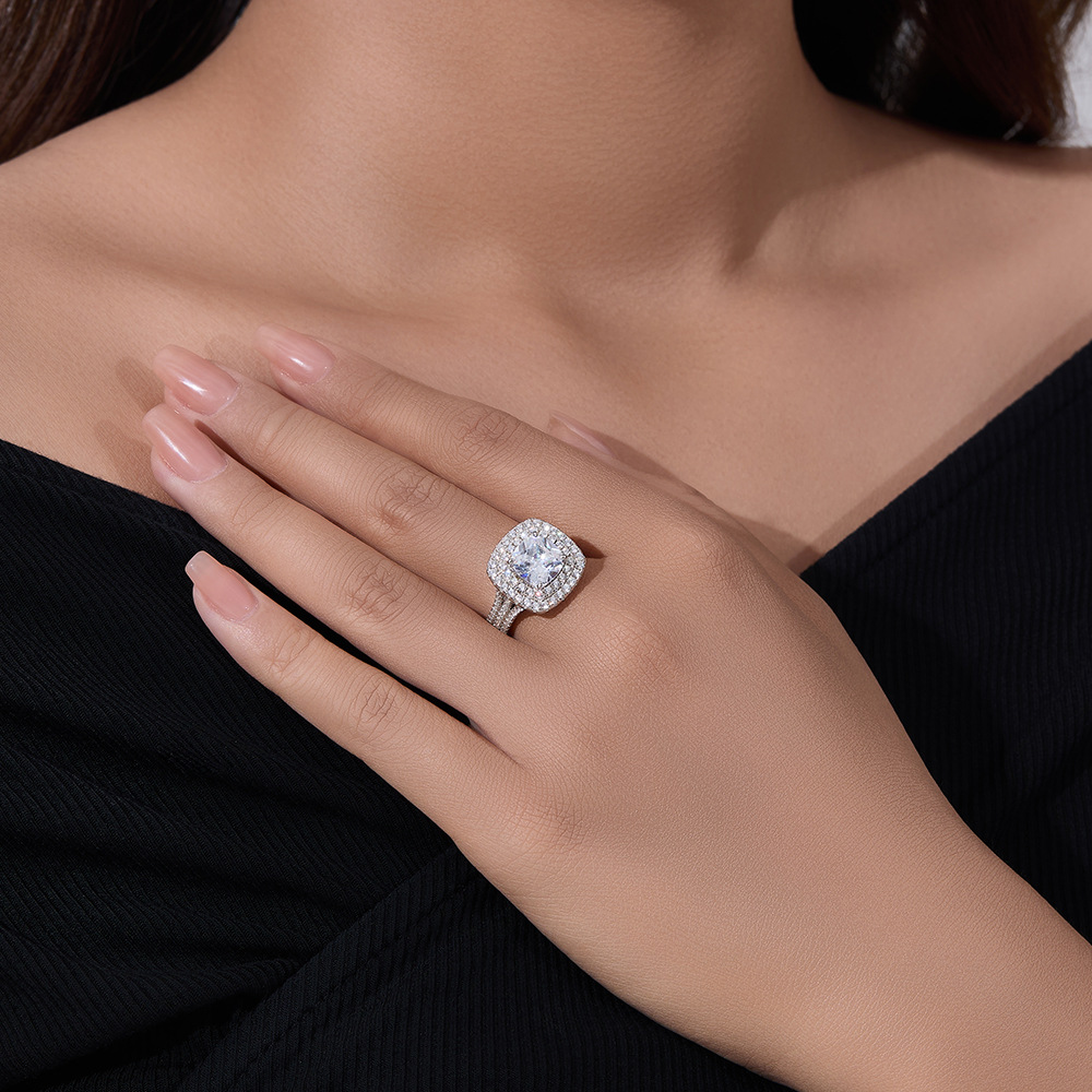 Classic full-diamond luxury sterling silver ring for women, European and American style, micro-set zircon, light luxury high-end wedding ring/jewelry.