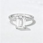 KR2701 - White Gold Main Ring