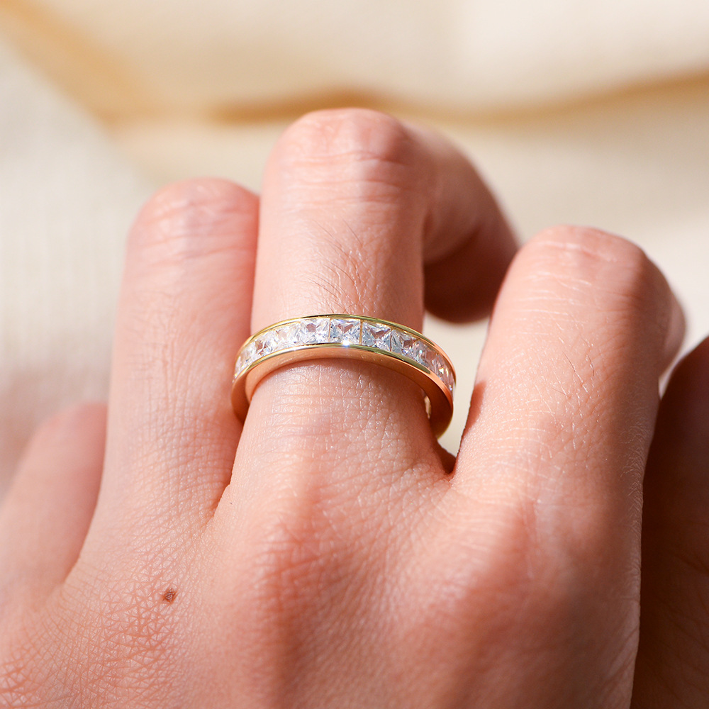 14k gold-plated diamond ring for women, European and American style jewelry, 925 sterling silver, simple, unique, versatile square zircon ring.