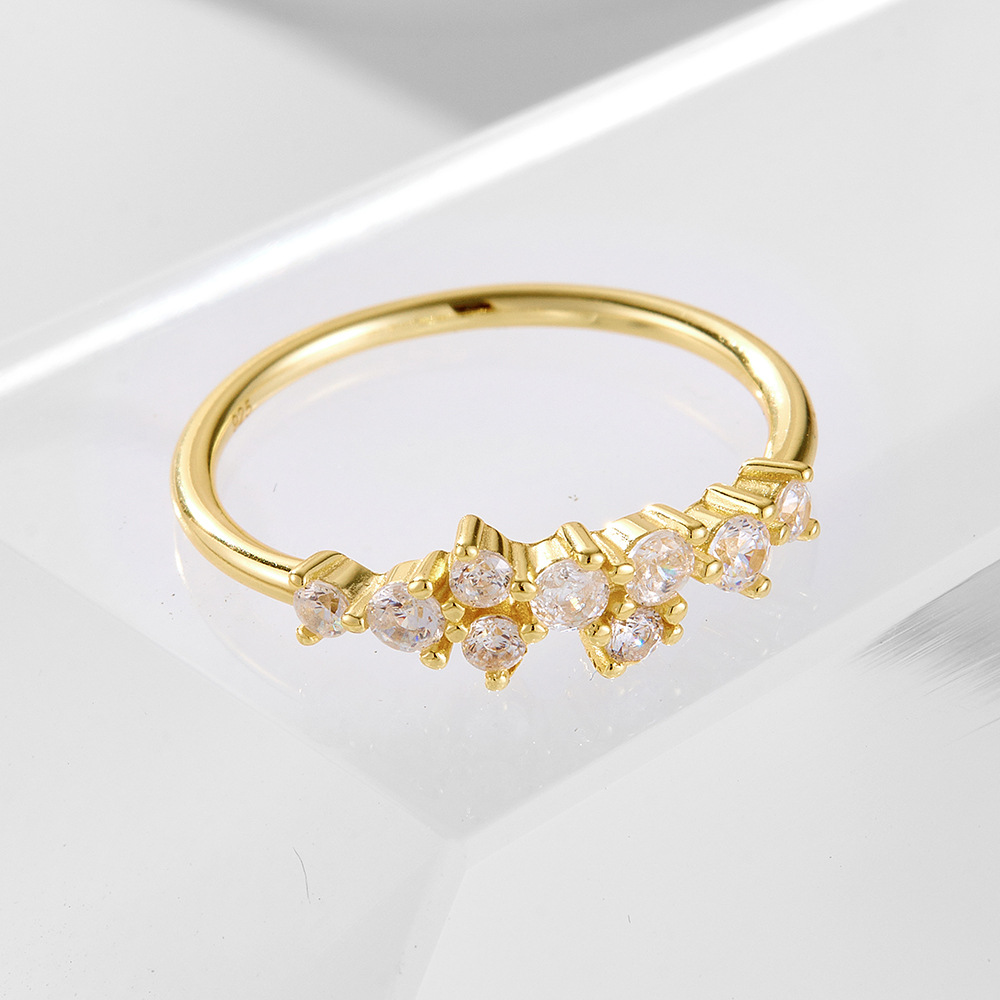 New minimalist Japanese-style light luxury ins multi-color diamond sterling silver ring for women, a hot-selling, fresh and versatile ring.