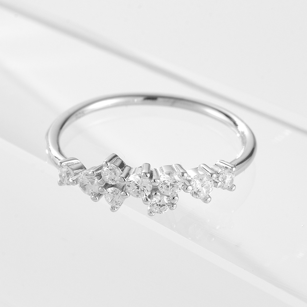 New minimalist Japanese-style light luxury ins multi-color diamond sterling silver ring for women, a hot-selling, fresh and versatile ring.