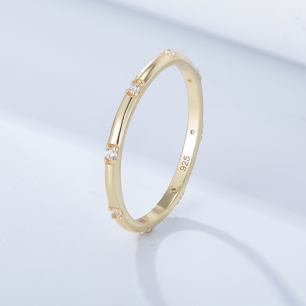S925 sterling silver 8*12 oval 5-carat zircon ring set, fashionable and simple European and American style, versatile for stacking.