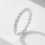 KR2700 White Gold Side Ring