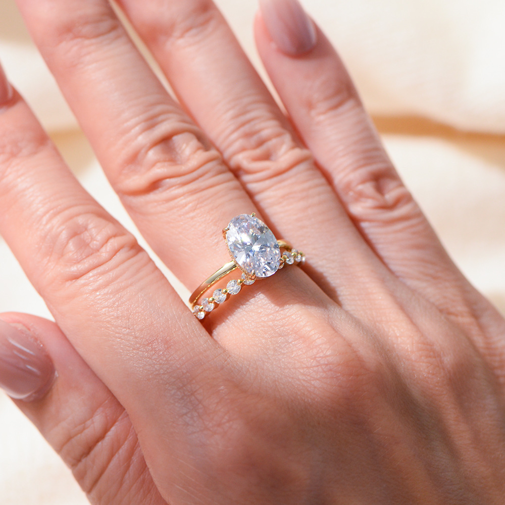 S925 sterling silver oval-shaped 4.5-carat ice-flower cut zircon ring set, a sophisticated and luxurious piece of jewelry.