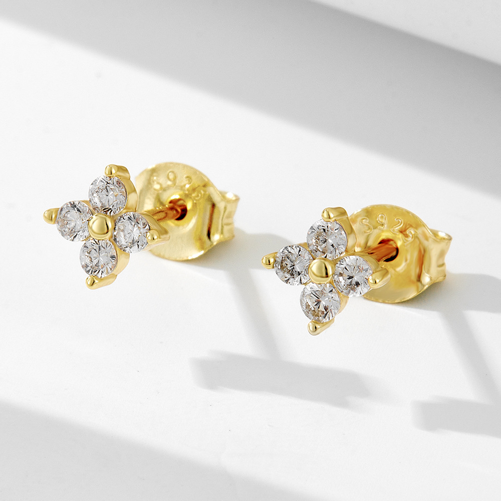 S925 Sterling Silver Four-Leaf Clover Zirconia Stud Earrings for Women, Simple and Versatile European and American Style, Small Flower Earrings