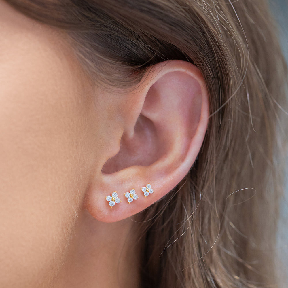 S925 Sterling Silver Four-Leaf Clover Zirconia Stud Earrings for Women, Simple and Versatile European and American Style, Small Flower Earrings