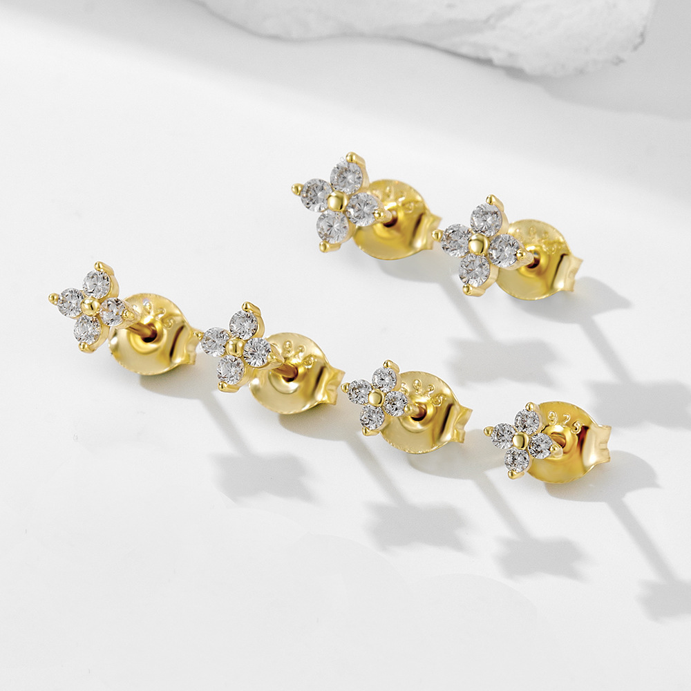 S925 Sterling Silver Four-Leaf Clover Zirconia Stud Earrings for Women, Simple and Versatile European and American Style, Small Flower Earrings