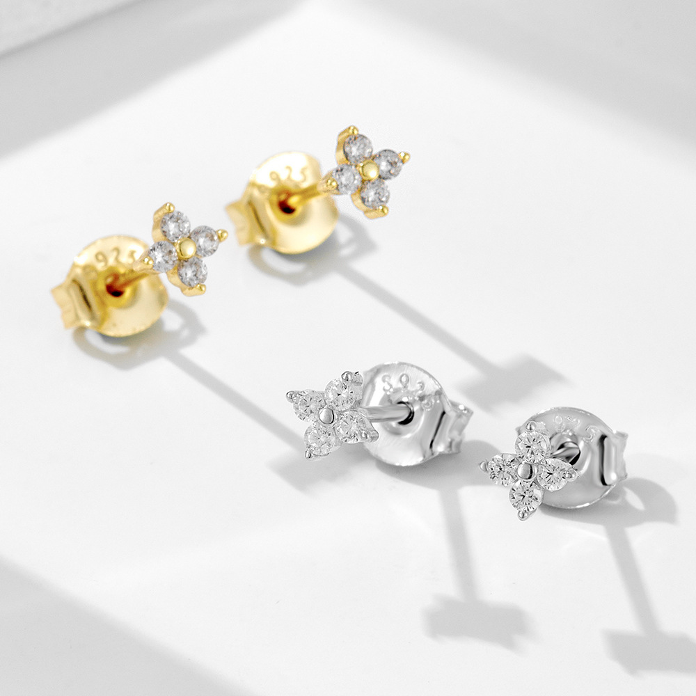 S925 Sterling Silver Four-Leaf Clover Zirconia Stud Earrings for Women, Simple and Versatile European and American Style, Small Flower Earrings