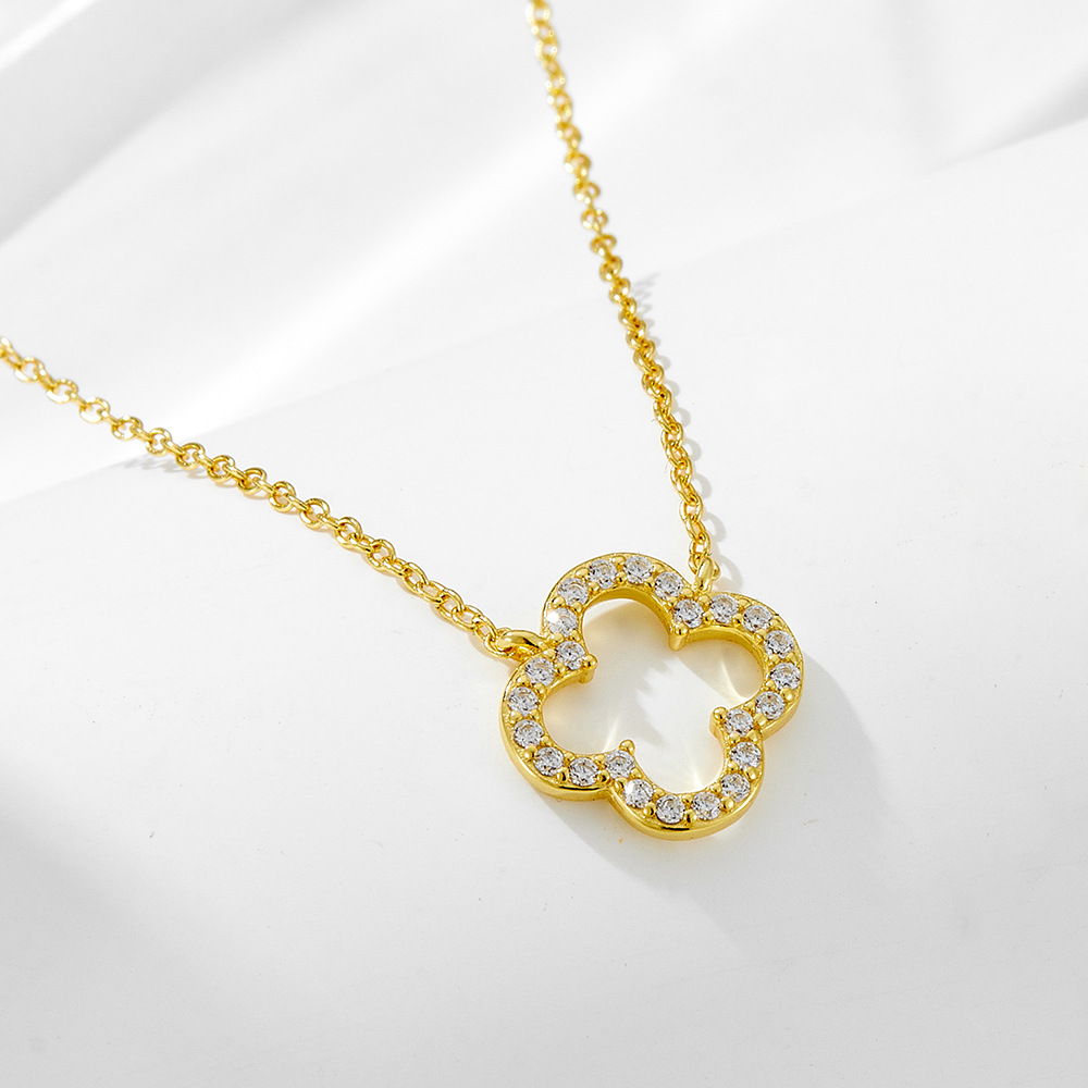 S925 Sterling Silver Fashionable and Elegant Hollow Out Diamond-Studded Four-Leaf Clover Necklace for Women, High-End European and American Style Pendant Choker Chain