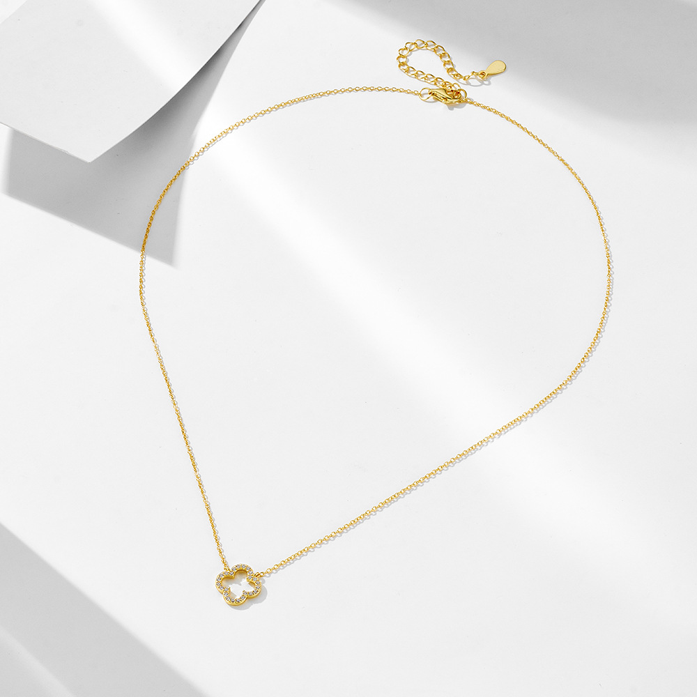 S925 Sterling Silver Fashionable and Elegant Hollow Out Diamond-Studded Four-Leaf Clover Necklace for Women, High-End European and American Style Pendant Choker Chain