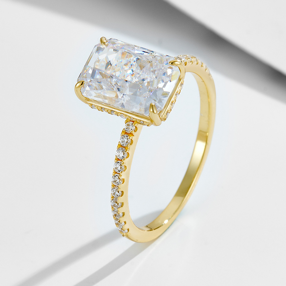 Hot-selling 925 sterling silver 7*10mm ice flower cut high carbon diamond ring, fashionable and luxurious 3.5 carat ring.