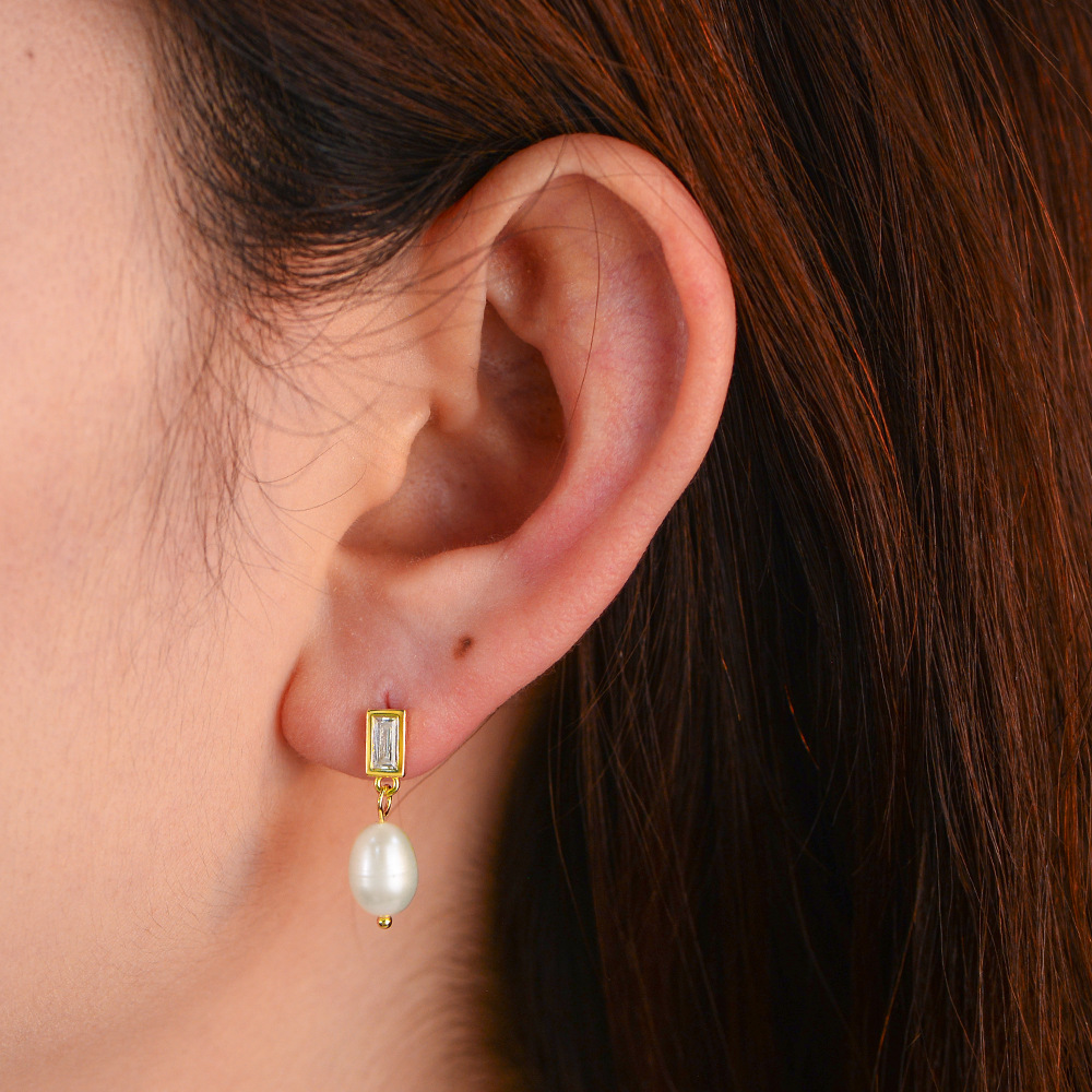 S925 Sterling Silver Natural Freshwater Pearl Stud Earrings for Women - French Niche Design, Light Luxury and High-End Rectangular Zircon Earrings
