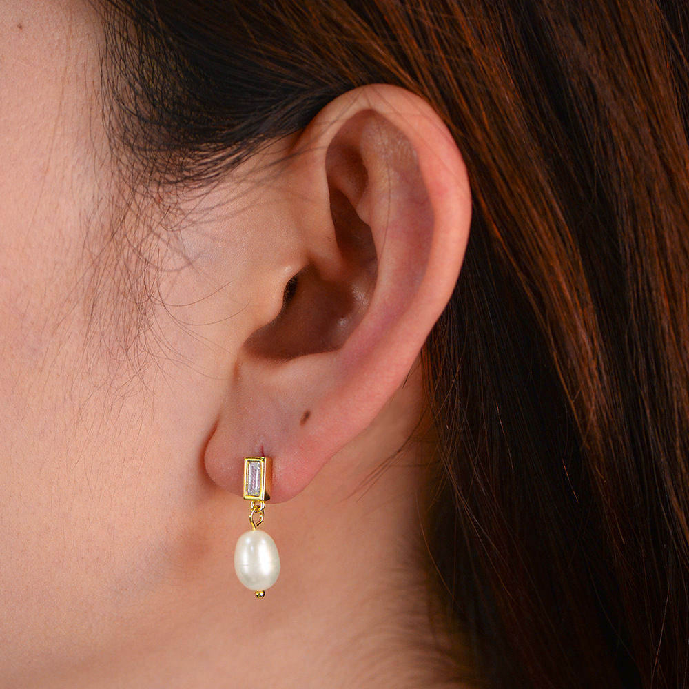 S925 Sterling Silver Natural Freshwater Pearl Stud Earrings for Women - French Niche Design, Light Luxury and High-End Rectangular Zircon Earrings