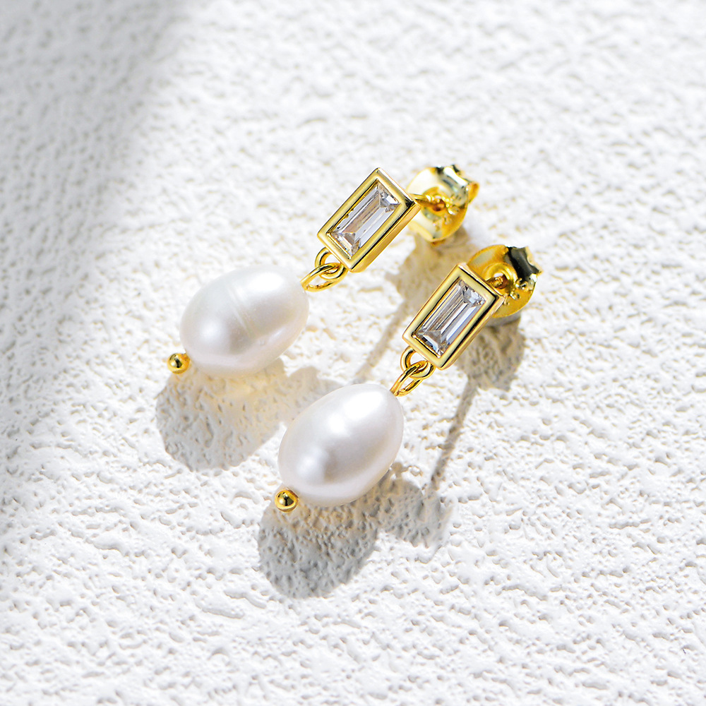 S925 Sterling Silver Natural Freshwater Pearl Stud Earrings for Women - French Niche Design, Light Luxury and High-End Rectangular Zircon Earrings